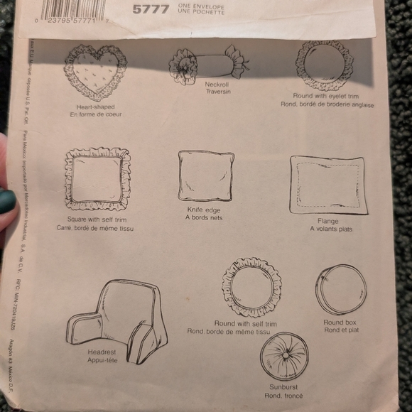 Multiple shapes pillow pattern - Picture 4 of 4